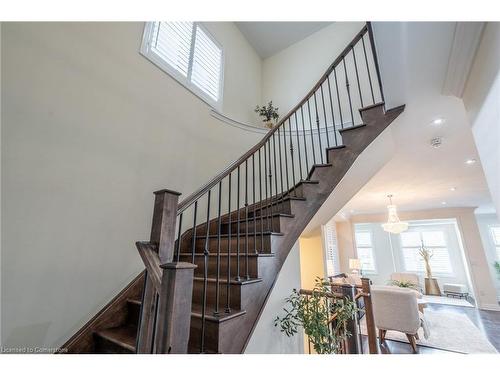 31 Forest Ridge Avenue, Waterdown, ON - Indoor Photo Showing Other Room