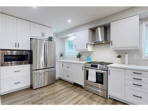 1242 Consort Crescent, Burlington, ON - Indoor Photo Showing Kitchen With Stainless Steel Kitchen With Upgraded Kitchen