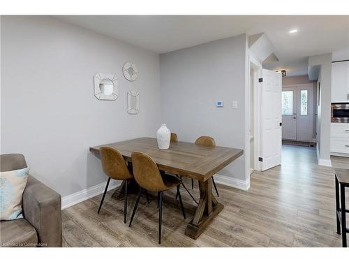 1242 Consort Crescent, Burlington, ON - Indoor Photo Showing Dining Room