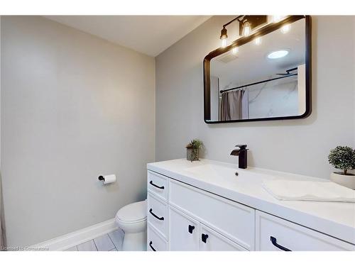 1242 Consort Crescent, Burlington, ON - Indoor Photo Showing Bathroom