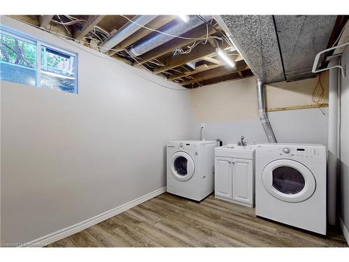 1242 Consort Crescent, Burlington, ON - Indoor Photo Showing Laundry Room