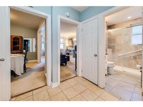 133 Cameron Avenue S, Hamilton, ON - Indoor Photo Showing Bathroom