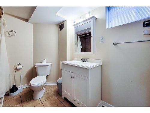 133 Cameron Avenue S, Hamilton, ON - Indoor Photo Showing Bathroom