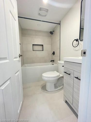 2-38 West 4Th Street, Hamilton, ON - Indoor Photo Showing Bathroom