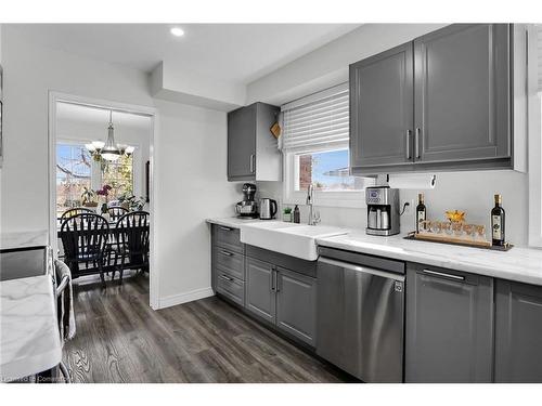 30 Rolling Acres Drive, Welland, ON - Indoor Photo Showing Kitchen