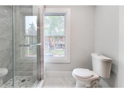 49 Carrick Avenue, Hamilton, ON - Indoor Photo Showing Bathroom