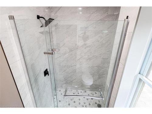 49 Carrick Avenue, Hamilton, ON - Indoor Photo Showing Bathroom