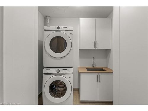 205-42 Mill Street, Georgetown, ON - Indoor Photo Showing Laundry Room