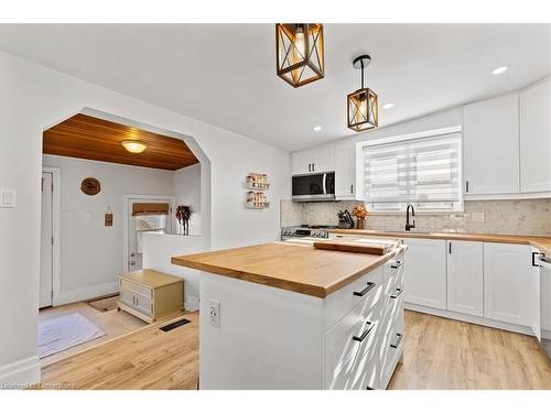 103 Norfolk Avenue, Cambridge, ON - Indoor Photo Showing Kitchen