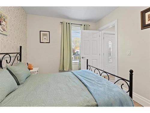 103 Norfolk Avenue, Cambridge, ON - Indoor Photo Showing Bedroom