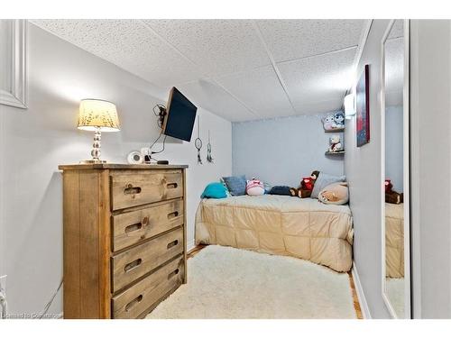 103 Norfolk Avenue, Cambridge, ON - Indoor Photo Showing Bedroom