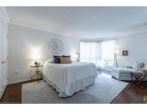 406-1201 North Shore Boulevard, Burlington, ON - Indoor Photo Showing Bedroom