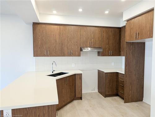 204 Rockledge Drive, Hannon, ON - Indoor Photo Showing Kitchen With Double Sink