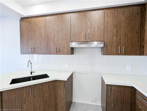 204 Rockledge Drive, Hannon, ON - Indoor Photo Showing Kitchen With Double Sink