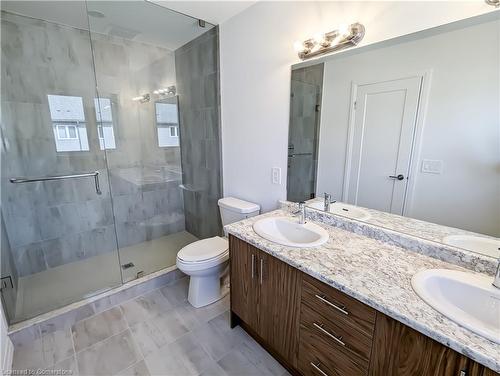 204 Rockledge Drive, Hannon, ON - Indoor Photo Showing Bathroom