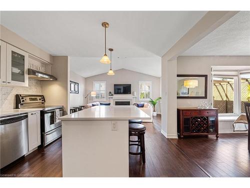 30 Rosewell Street, Hamilton, ON - Indoor Photo Showing Kitchen