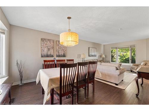 30 Rosewell Street, Hamilton, ON - Indoor Photo Showing Dining Room