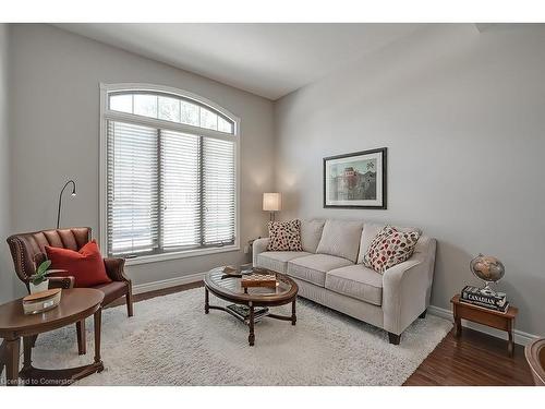 1-2141 Caroline Street, Burlington, ON - Indoor Photo Showing Living Room