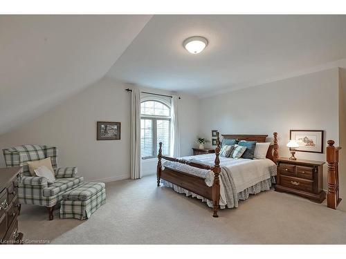 1-2141 Caroline Street, Burlington, ON - Indoor Photo Showing Bedroom