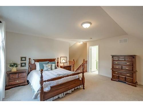 1-2141 Caroline Street, Burlington, ON - Indoor Photo Showing Bedroom