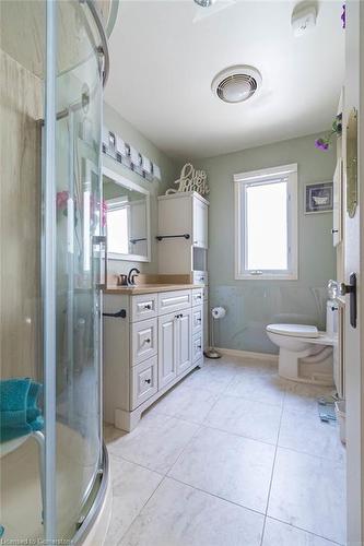 47 Townsend Avenue, Burlington, ON - Indoor Photo Showing Bathroom