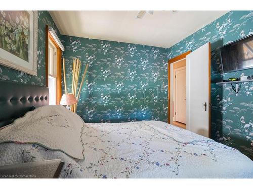 47 Townsend Avenue, Burlington, ON - Indoor Photo Showing Bedroom