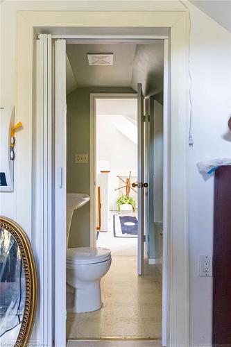 47 Townsend Avenue, Burlington, ON - Indoor Photo Showing Bathroom