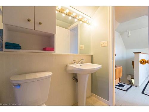 47 Townsend Avenue, Burlington, ON - Indoor Photo Showing Bathroom