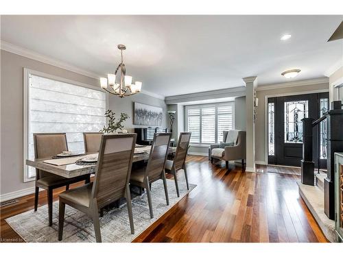 5116 Oakley Drive, Burlington, ON - Indoor Photo Showing Dining Room