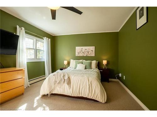 19 8Th Concession Road E, Freelton, ON - Indoor Photo Showing Bedroom