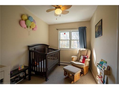 19 8Th Concession Road E, Freelton, ON - Indoor Photo Showing Bedroom