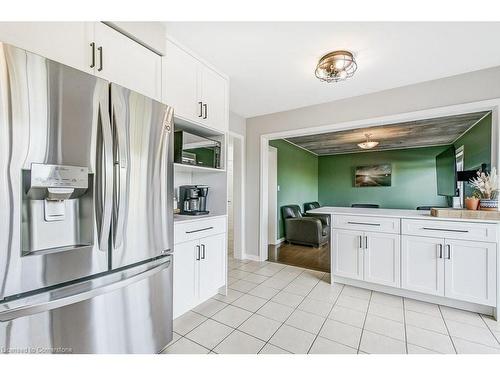 955 Donnelly Street, Milton, ON - Indoor Photo Showing Kitchen