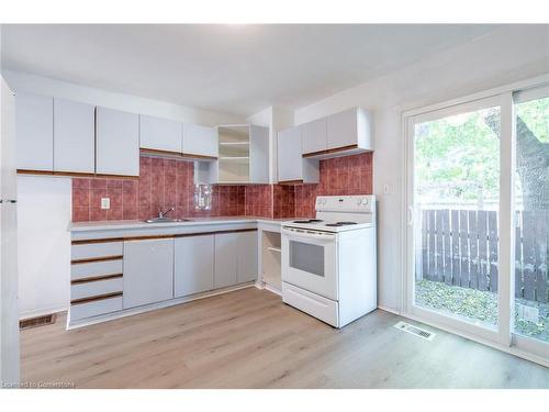 213 Caroline Street N, Hamilton, ON - Indoor Photo Showing Kitchen