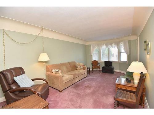 217 Grant Avenue, Hamilton, ON - Indoor Photo Showing Living Room