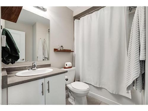 35-40 Zinfandel Drive, Hamilton, ON - Indoor Photo Showing Bathroom