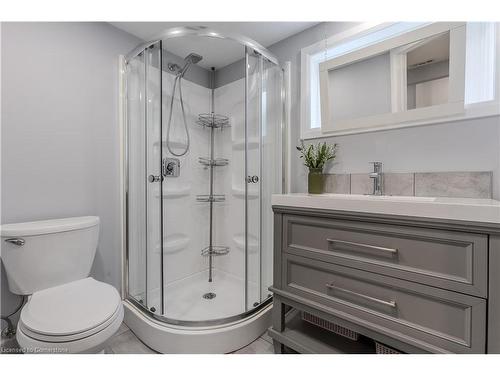 187 East 25Th Street, Hamilton, ON - Indoor Photo Showing Bathroom