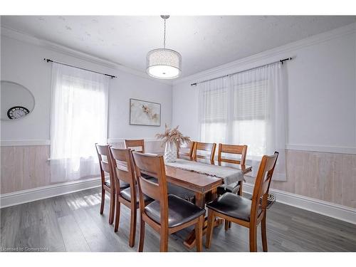 8269 Willoughby Drive, Niagara Falls, ON - Indoor Photo Showing Dining Room