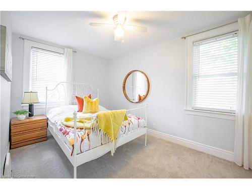 8269 Willoughby Drive, Niagara Falls, ON - Indoor Photo Showing Bedroom