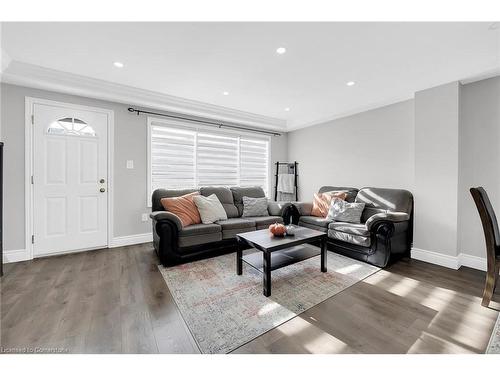 89-10 Angus Road, Hamilton, ON - Indoor Photo Showing Living Room