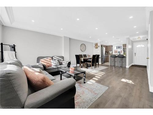 89-10 Angus Road, Hamilton, ON - Indoor Photo Showing Living Room