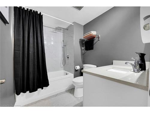 89-10 Angus Road, Hamilton, ON - Indoor Photo Showing Bathroom