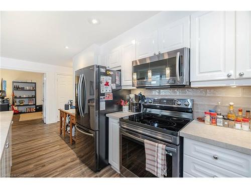 210-399 Elizabeth St, Burlington, ON - Indoor Photo Showing Kitchen