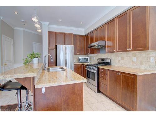 2375 Stone Glen Crescent, Oakville, ON - Indoor Photo Showing Kitchen With Double Sink