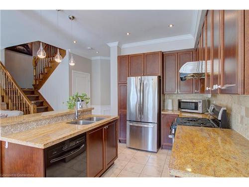 2375 Stone Glen Crescent, Oakville, ON - Indoor Photo Showing Kitchen With Double Sink