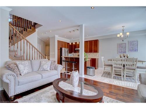 2375 Stone Glen Crescent, Oakville, ON - Indoor Photo Showing Living Room