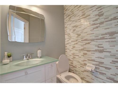 2375 Stone Glen Crescent, Oakville, ON - Indoor Photo Showing Bathroom