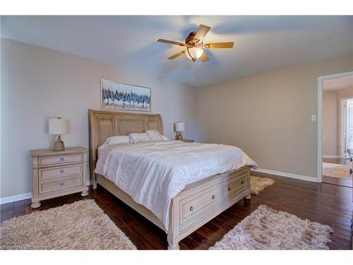 2375 Stone Glen Crescent, Oakville, ON - Indoor Photo Showing Bedroom