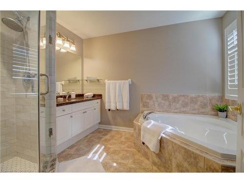 2375 Stone Glen Crescent, Oakville, ON - Indoor Photo Showing Bathroom