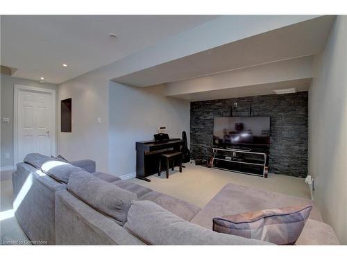 2375 Stone Glen Crescent, Oakville, ON - Indoor Photo Showing Living Room