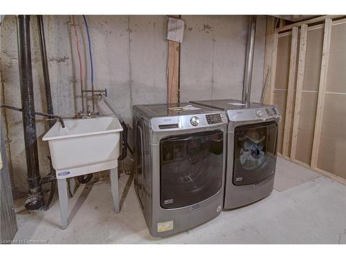 2375 Stone Glen Crescent, Oakville, ON - Indoor Photo Showing Laundry Room